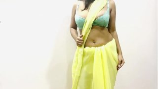 Big Boobs Indian Bhabhi Seducing Her Boy friend  in Yellow Saree Videos