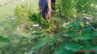 Horny indian Bhabi Sex With her lover in the garden Videos