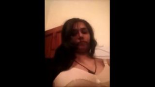 U.P. Hot GIrl Aisha Ke Perfect Boobs, Masturbating on Cam Videos