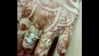 नयी नवेली दुल्हन का पति ने  चूत चेक किया तथा नयी नवेली दुल्हन अपने पति के आडियो के सेक्सी विडियो बनाया Videos